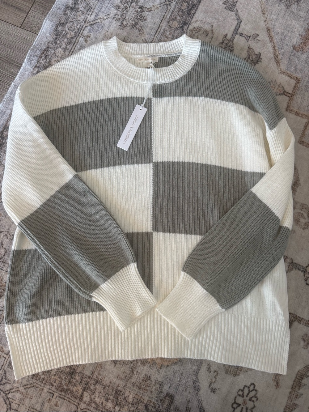 moon & madison Checker Block Crewneck Sweater - White & Light Gray